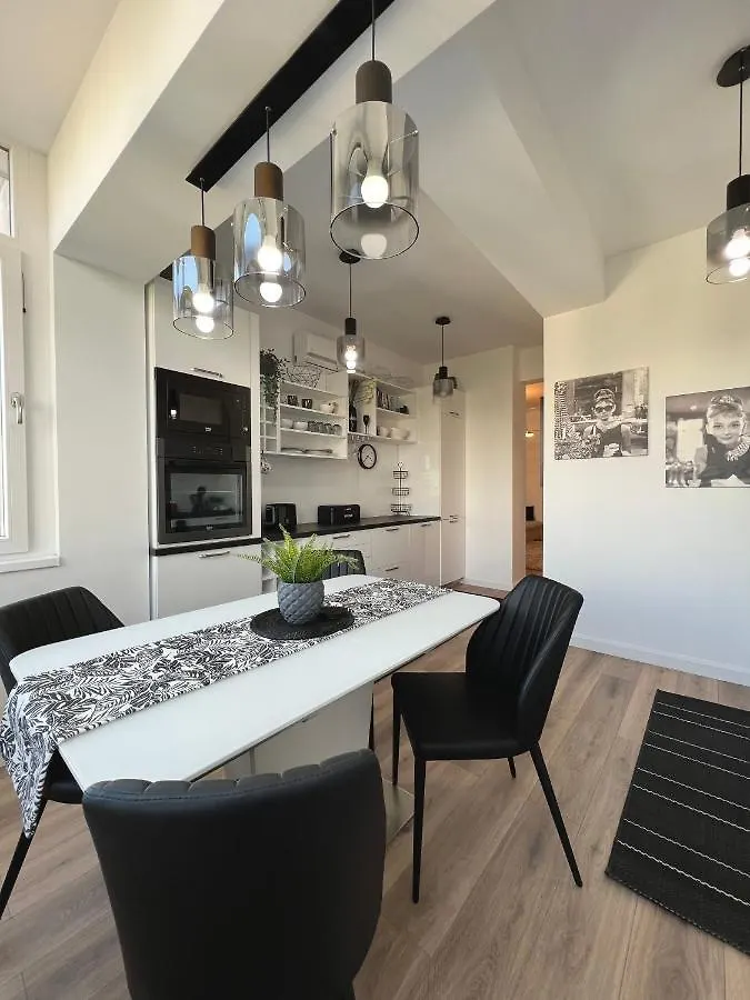 Sky View - Luxury Apartament - Sanador Victoriei Bucharest