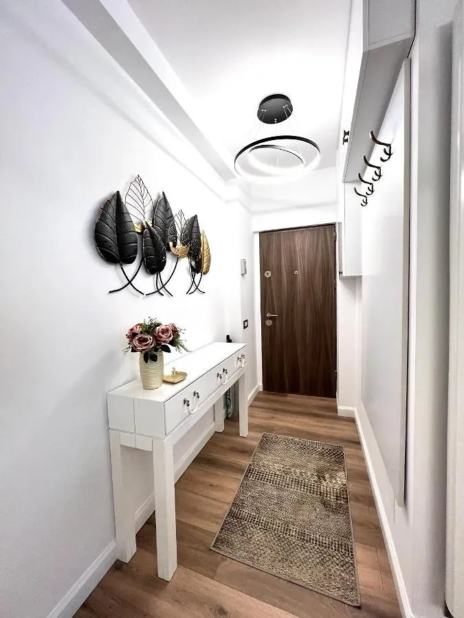 Sky View - Luxury Apartament - Sanador Victoriei Bucarest 0*,